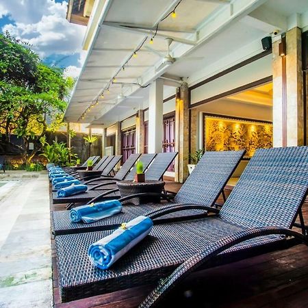Kuta One Party Hotel Екстер'єр фото