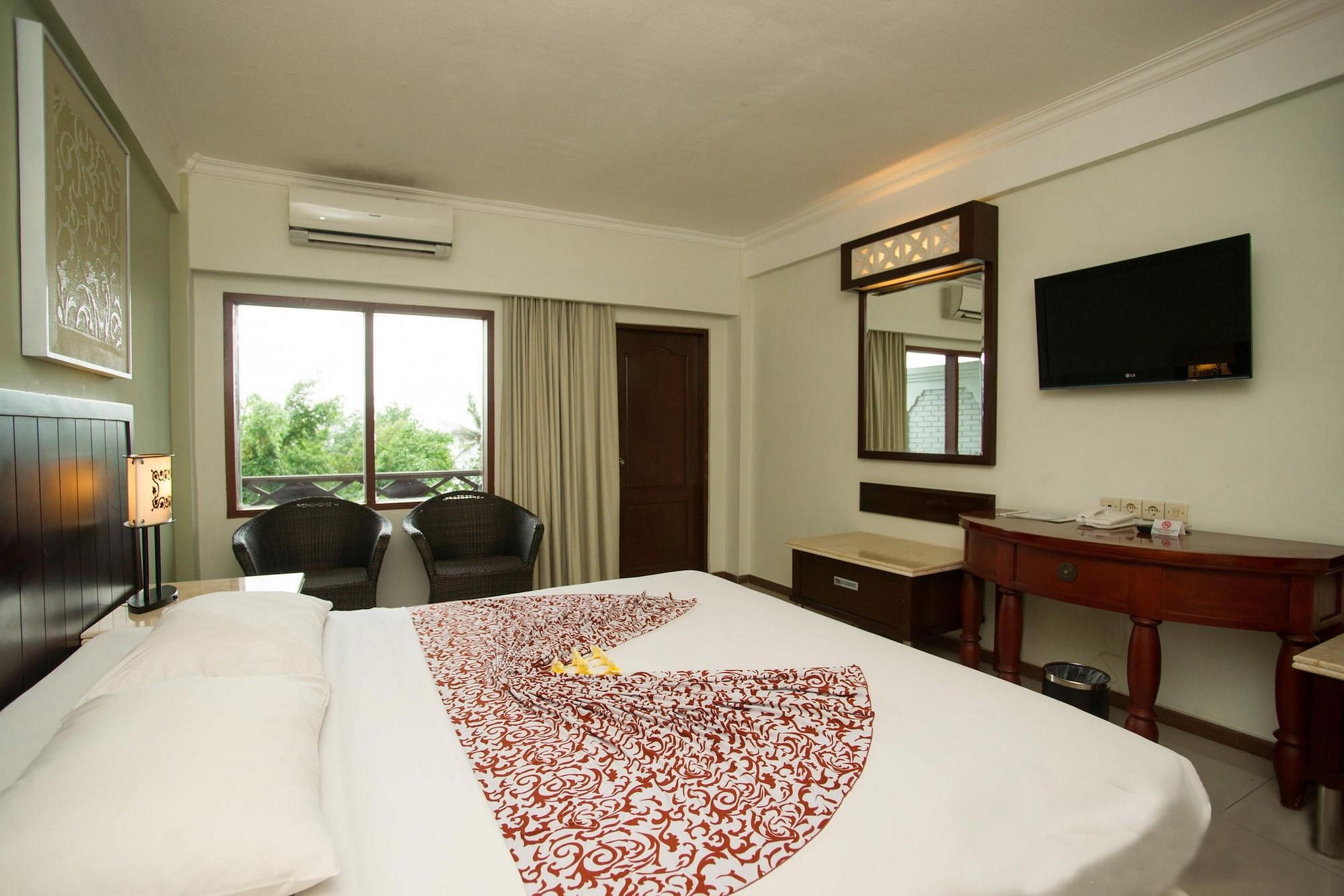 Kuta One Party Hotel Екстер'єр фото