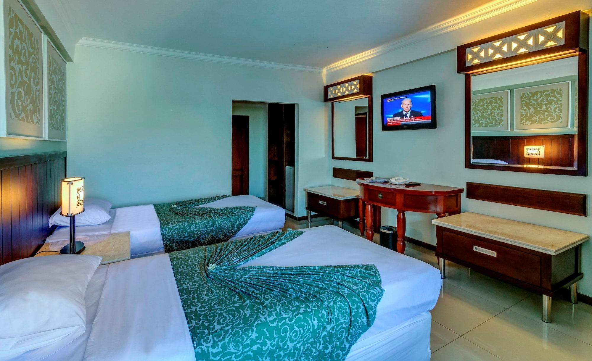 Kuta One Party Hotel Екстер'єр фото