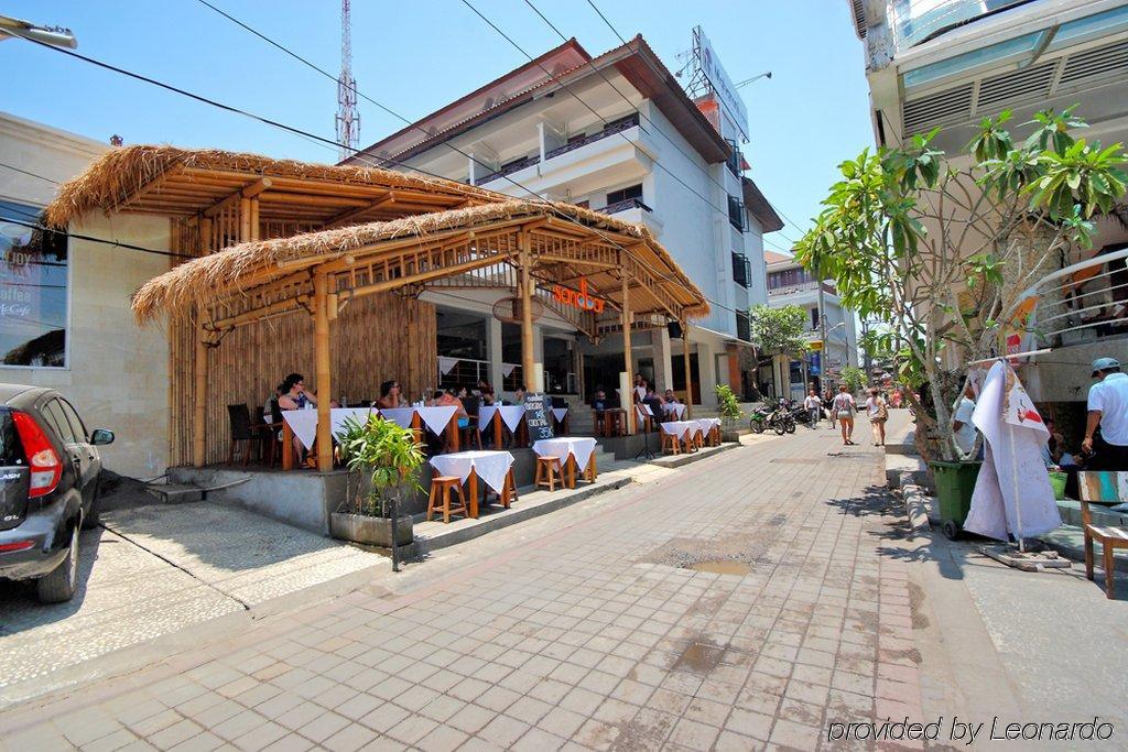 Kuta One Party Hotel Екстер'єр фото