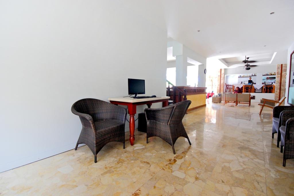 Kuta One Party Hotel Екстер'єр фото