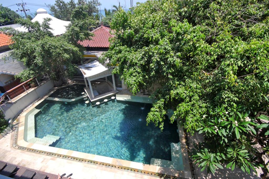 Kuta One Party Hotel Екстер'єр фото