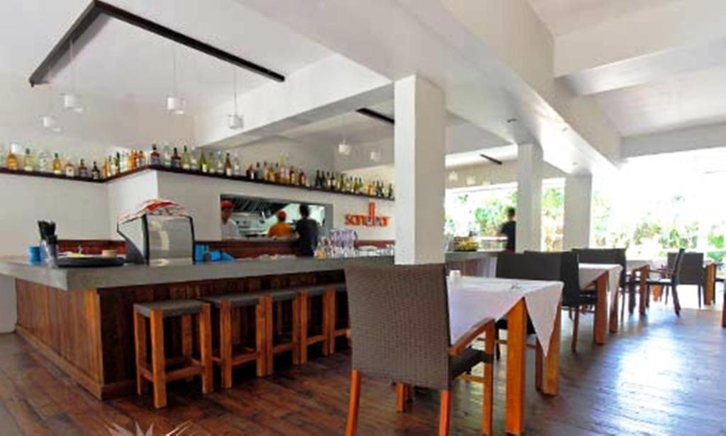 Kuta One Party Hotel Екстер'єр фото
