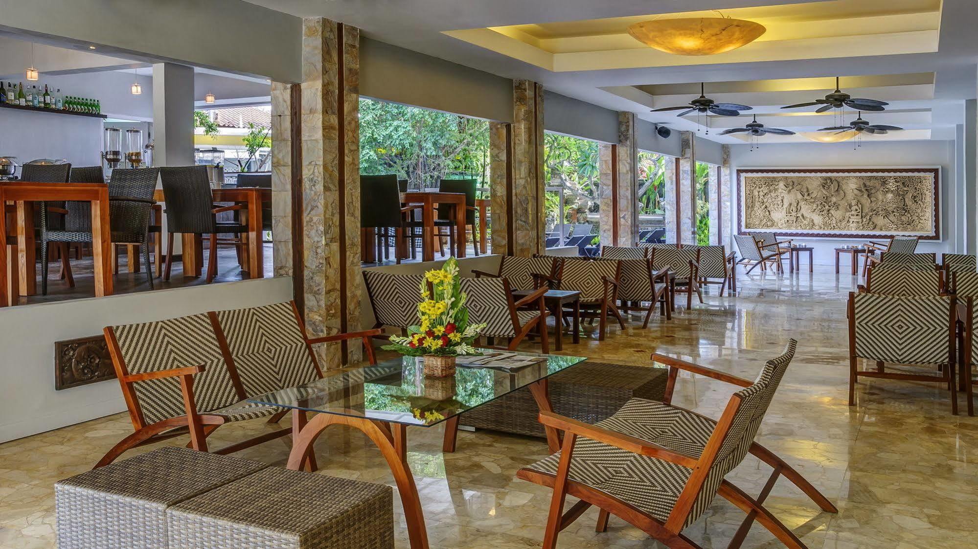 Kuta One Party Hotel Екстер'єр фото