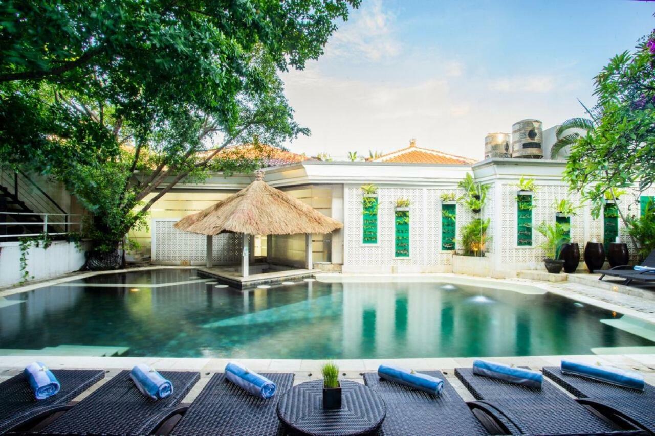 Kuta One Party Hotel Екстер'єр фото
